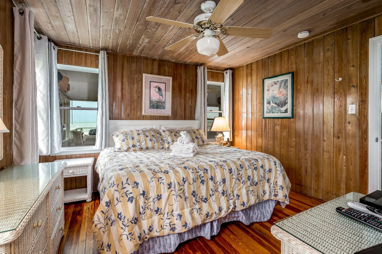Bedroom 2, Sandy Toes Cottage - Two Bedroom Home, Lee