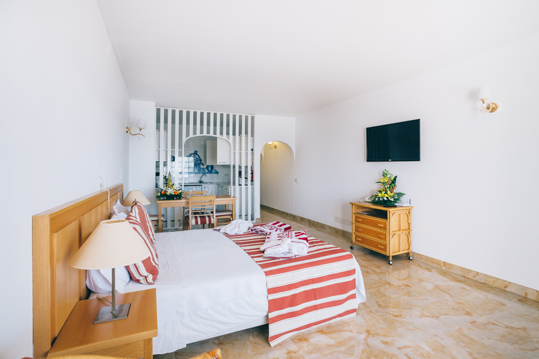 Bedroom 3, Grand Muthu Oura View Beach Club, Albufeira