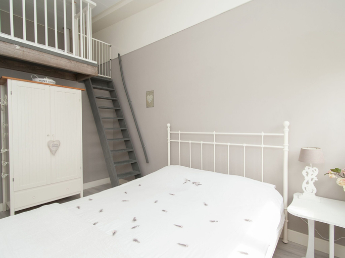 Bedroom 3, Holiday Home Egmond near Dune Beaches, Bergen