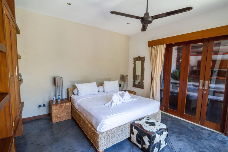 Bedroom 2, Villa Martine: Fantastic 5BR Villa - Perfect Location in Seminyak, Badung