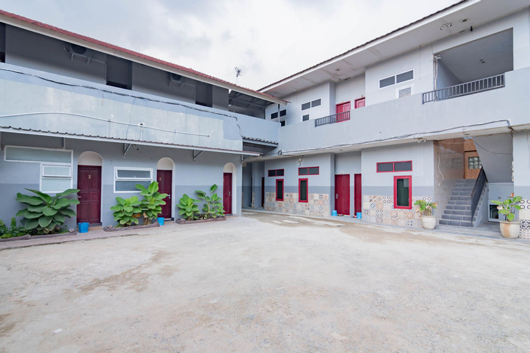 Exterior & Views 2, RedDoorz @ Wijaya Kusuma Samarinda, Samarinda