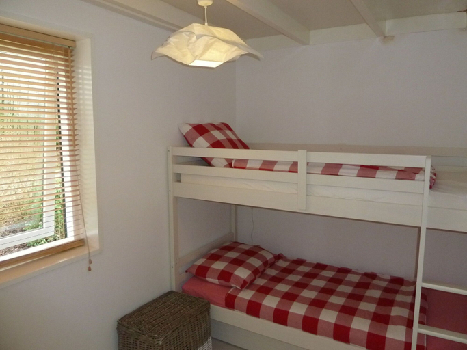 Bedroom 2, Brilliant Bungalow in Kamperland by the Lake, Noord-Beveland