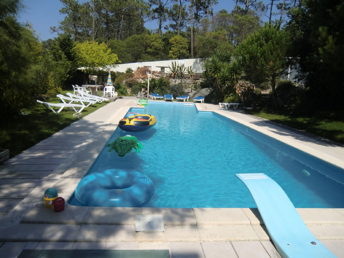 Seaside Villa in Pataias with Private Pool, Alcobaça