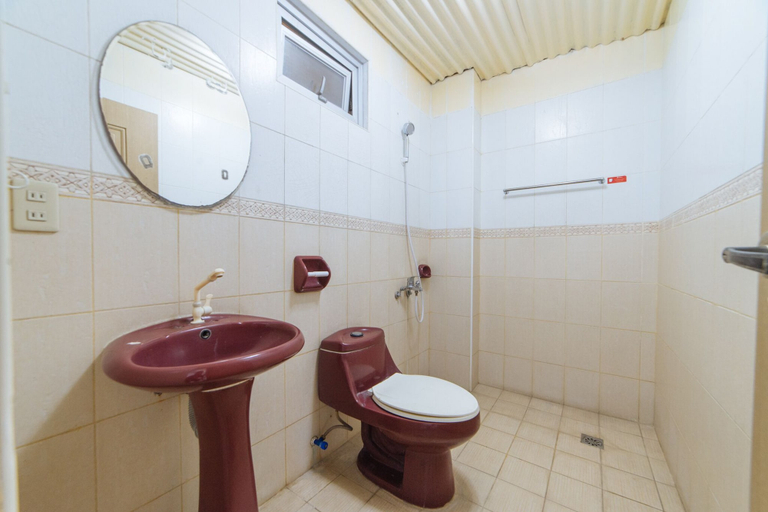 Bathroom 3, RedDoorz Plus @ Subic 2n2 Beach Resort Zambales, Subic