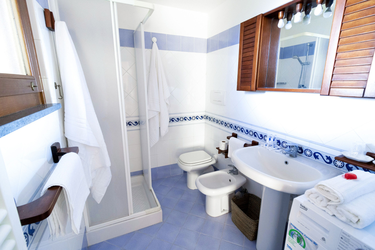 Bathroom 5, Villa Titina - Sunset Apartments, Napoli