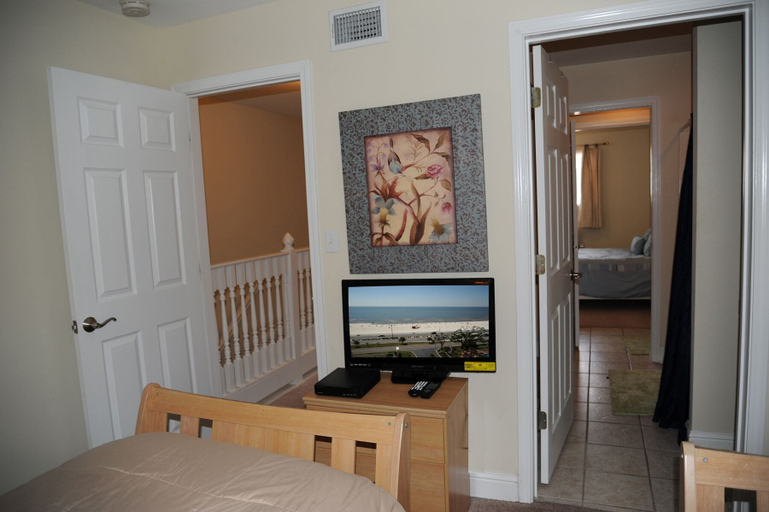 Bedroom 3, Oak Shores 93, Harrison