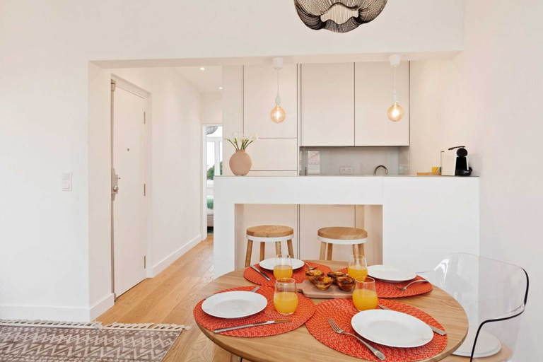 Others 4, Modern Portuguese 1 Bedroom Apartment in Belem, Lisbon