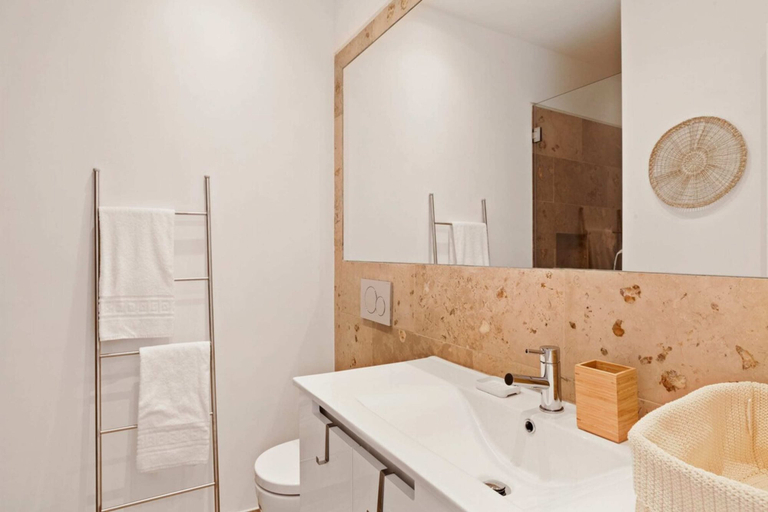 Bathroom 3, Modern Portuguese 1 Bedroom Apartment in Belem, Lisbon