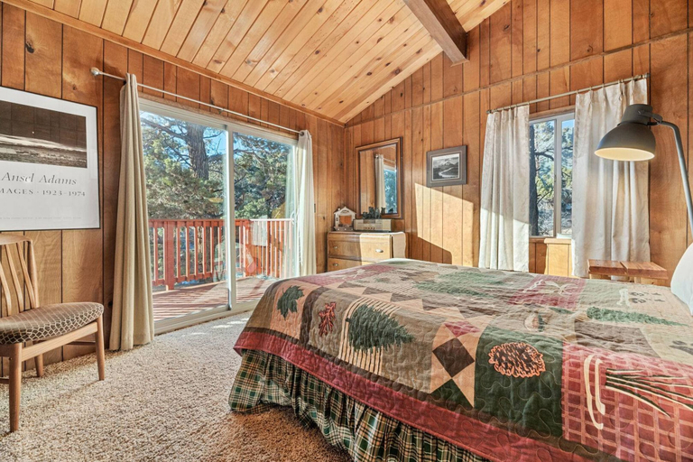 Bedroom 3, Forest Edge Retreat, San Bernardino