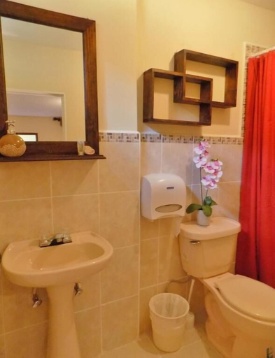 Bathroom 4, Posada de San Carlos La Quinta, Antigua Guatemala