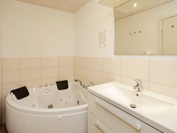 Bathroom 3, Holiday Home in Wendtorf, Plön