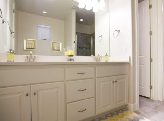 Bathroom 4, Road Runner Retreat, Washington