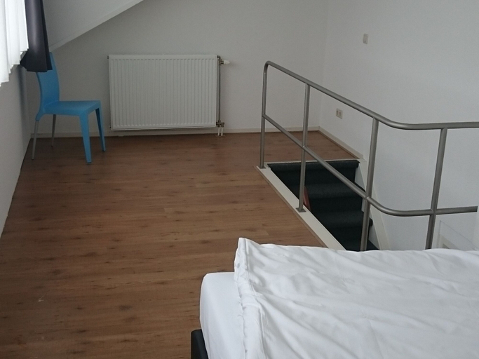 Bedroom 3, House by Uitgeestermeer with Garden, Uitgeest
