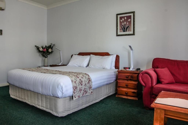 Bedroom 2, Maynestay Motel, Gunnedah