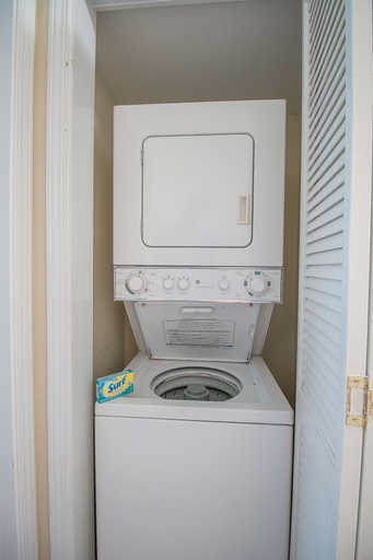 Bathroom 4, Oak Shores 93, Harrison