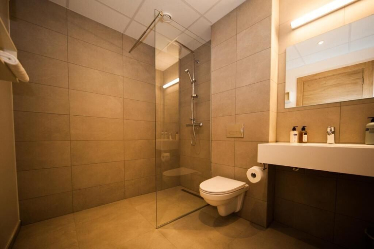 Bathroom 4, B59, Borgarbyggð