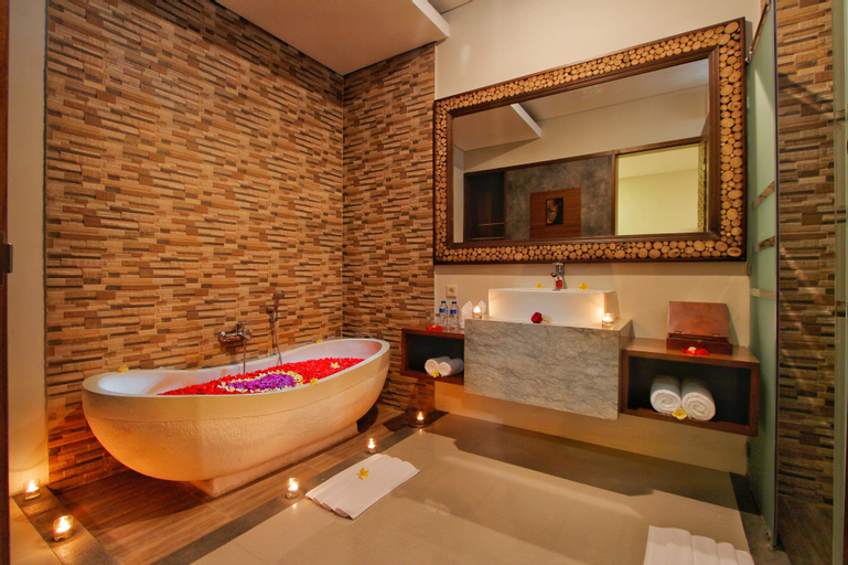 Bathroom 12