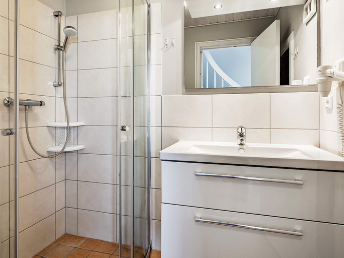Bathroom 4, Holiday Home in Wendtorf, Plön