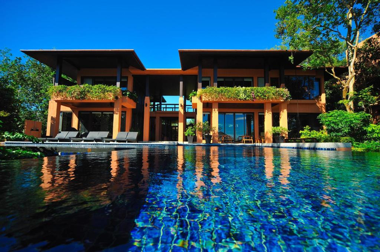 Exterior & Views 1