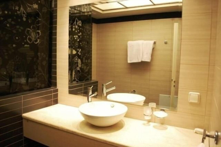 Bathroom, Sun George, Peloponnese