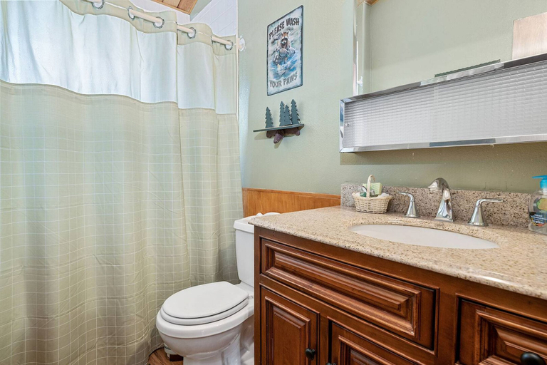 Bathroom 4, Forest Edge Retreat, San Bernardino