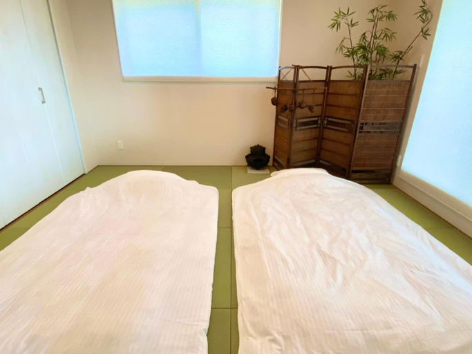Bedroom 2, F-area Itoshima, Shima