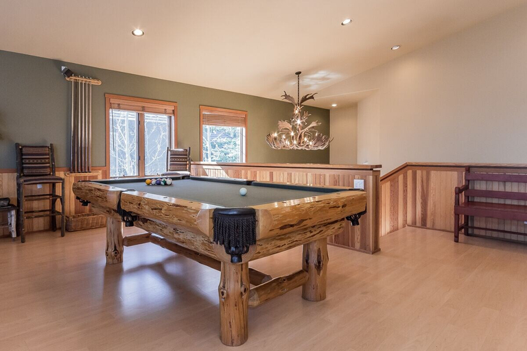 Public Area 4, Snowcreek Resort Vacation Rentals, Mono