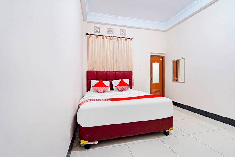 Bedroom 1, OYO 91322 Jawara Guest House, Bandung