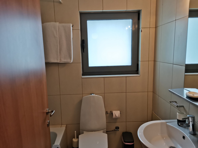 Bathroom 4, Domus Aries, Crete