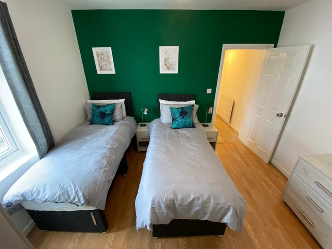 Bedroom 2, 3 Bedroom Apartment, Wokingham