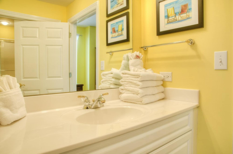 Bathroom 4, Kingston Plantation by Palmetto Vacations, Horry