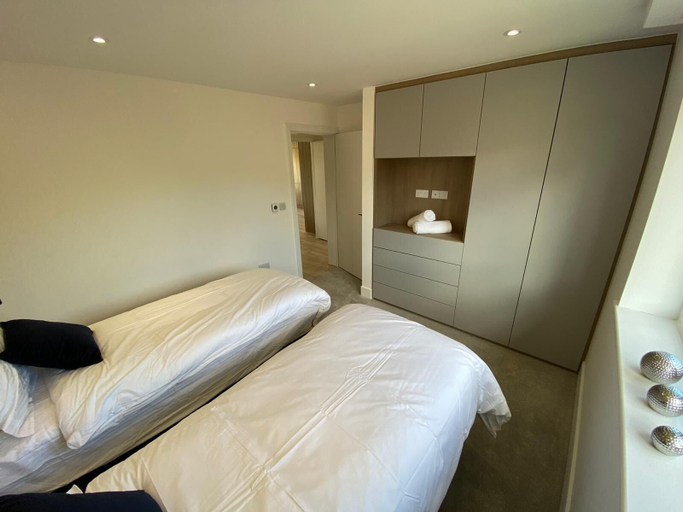 Bedroom 3, Lovely 2 Bedroom Flat with Parking, West Berkshire