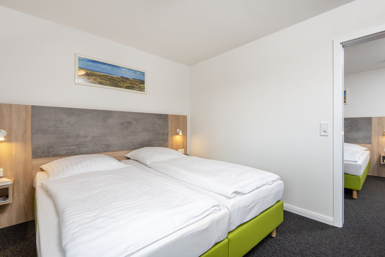 Bedroom 3, Hotel & Restaurant Klanxbüller Stuben, Nordfriesland