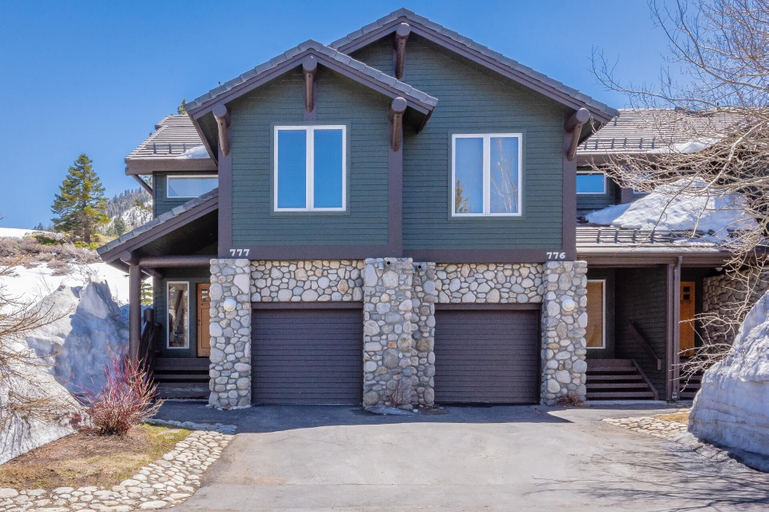 Exterior & Views 2, Snowcreek Resort Vacation Rentals, Mono