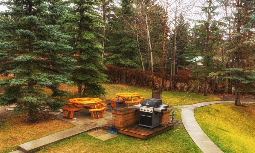 Exterior & Views 4, Banff Boundary Lodge Mountainview Studio, Division No. 15