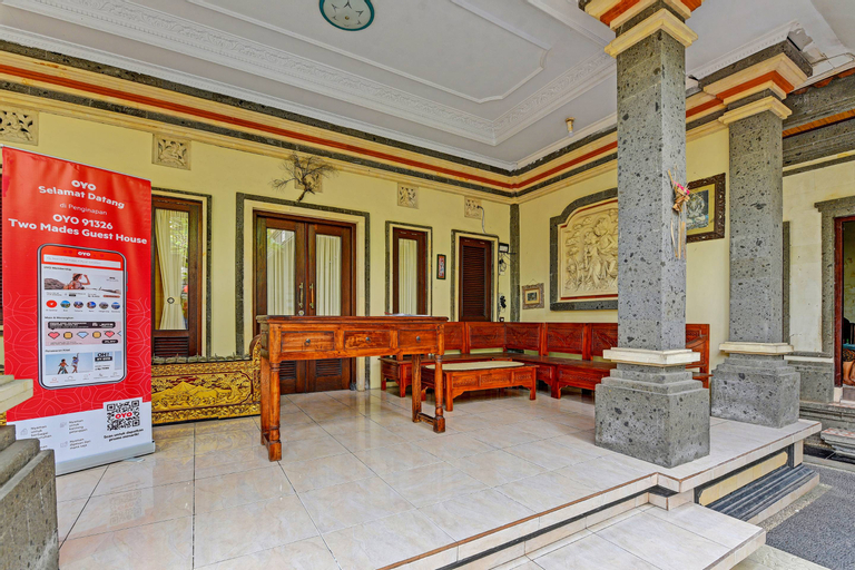 Public Area 3, OYO 91326 Two Mades Guest House, Denpasar
