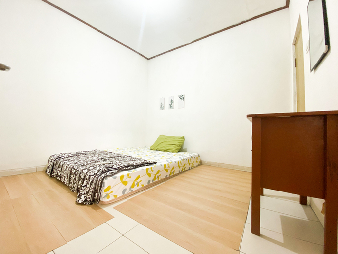 Bedroom 5, Homey Guesthouse Kertajaya (Syariah), Surabaya