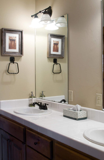 Bathroom 5, Twin Lift Lodge, Madison