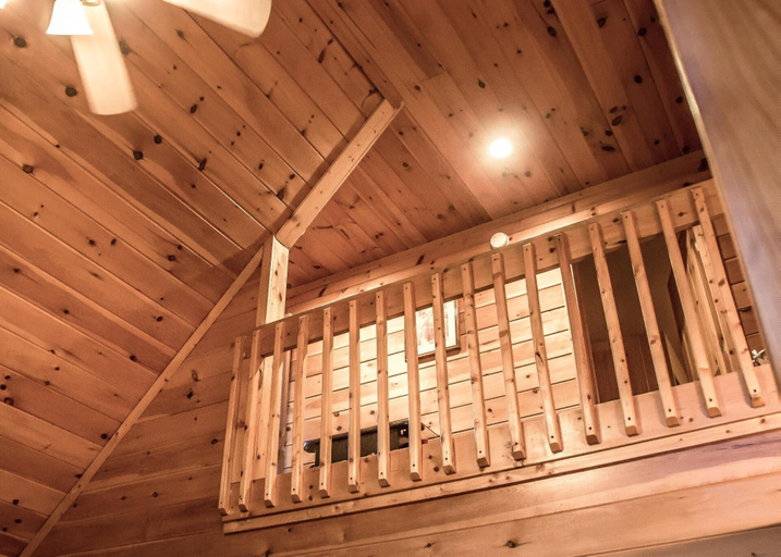 Public Area 3, Birchwood Lodge, Sevier