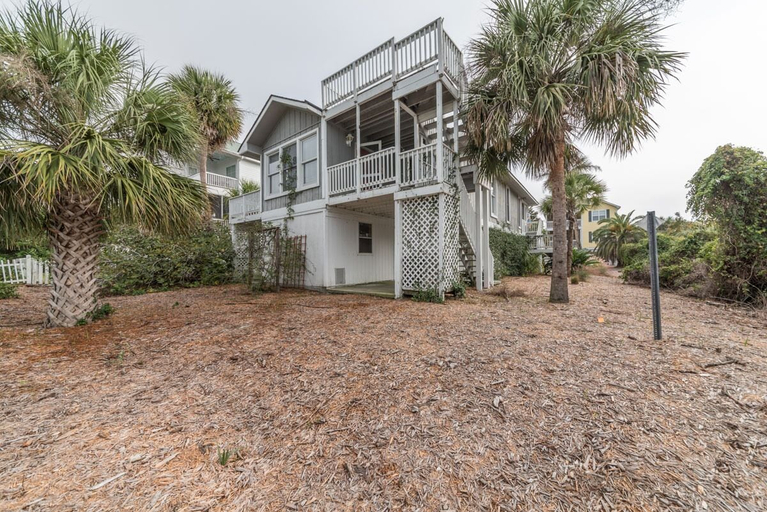 Exterior & Views, Break Time on Harbor Island, Beaufort