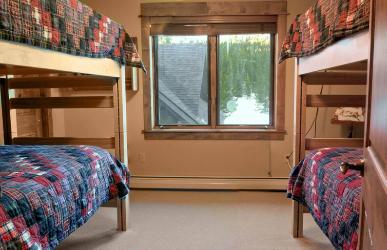 Bedroom 3, Twin Lift Lodge, Madison