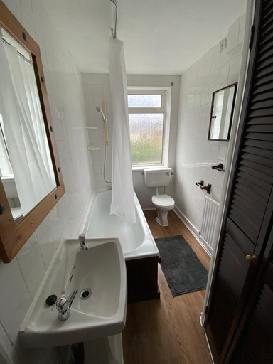 Bathroom, Reading 3 Bedroom apartment, Wokingham