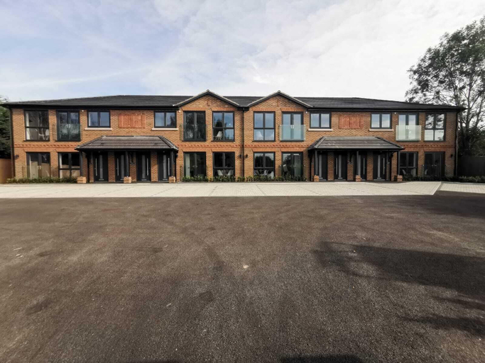 Exterior & Views, Brand New 2 Bedroom Flat, West Berkshire