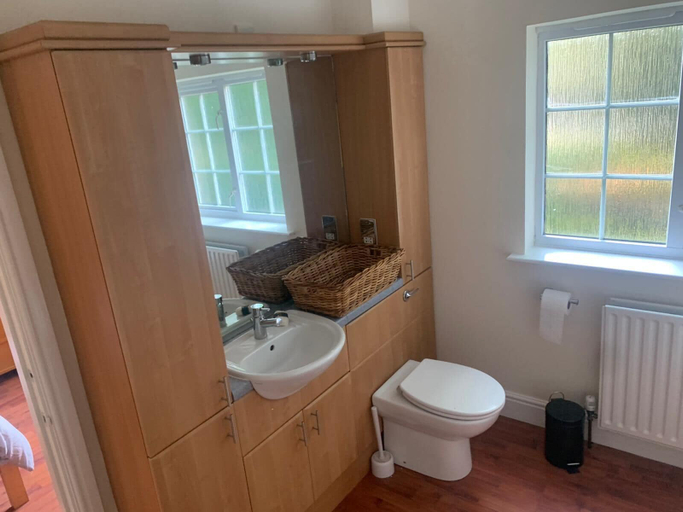 Bathroom 3, 3 bedroom house in Reading, Reading