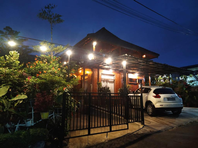 Garden House Village and Lounge Villa, Bandung