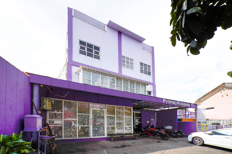 Exterior & Views 2, OYO 91299 Violet Guest House, Bandung