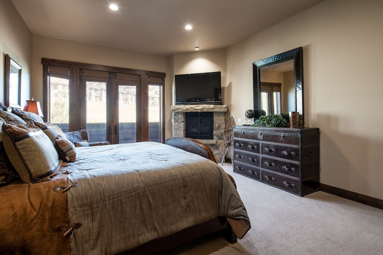 Bedroom 4, Juniper Landing 106 - 2 Bed, Summit