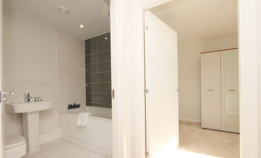 Bathroom 4, Leeds Victoria Riverside Apartments, Leeds