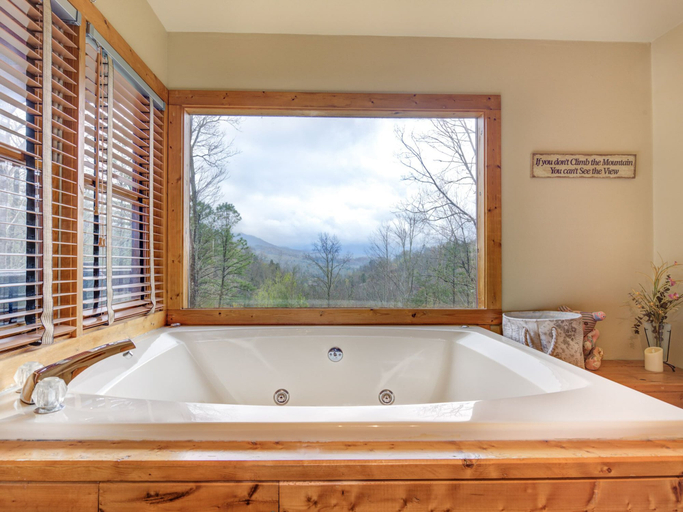 Bathroom 4, Mountain Rose, Sevier