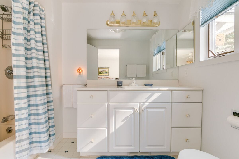 Bathroom 5, Lake Winnipesaukee - Waterfront - 375, Carroll